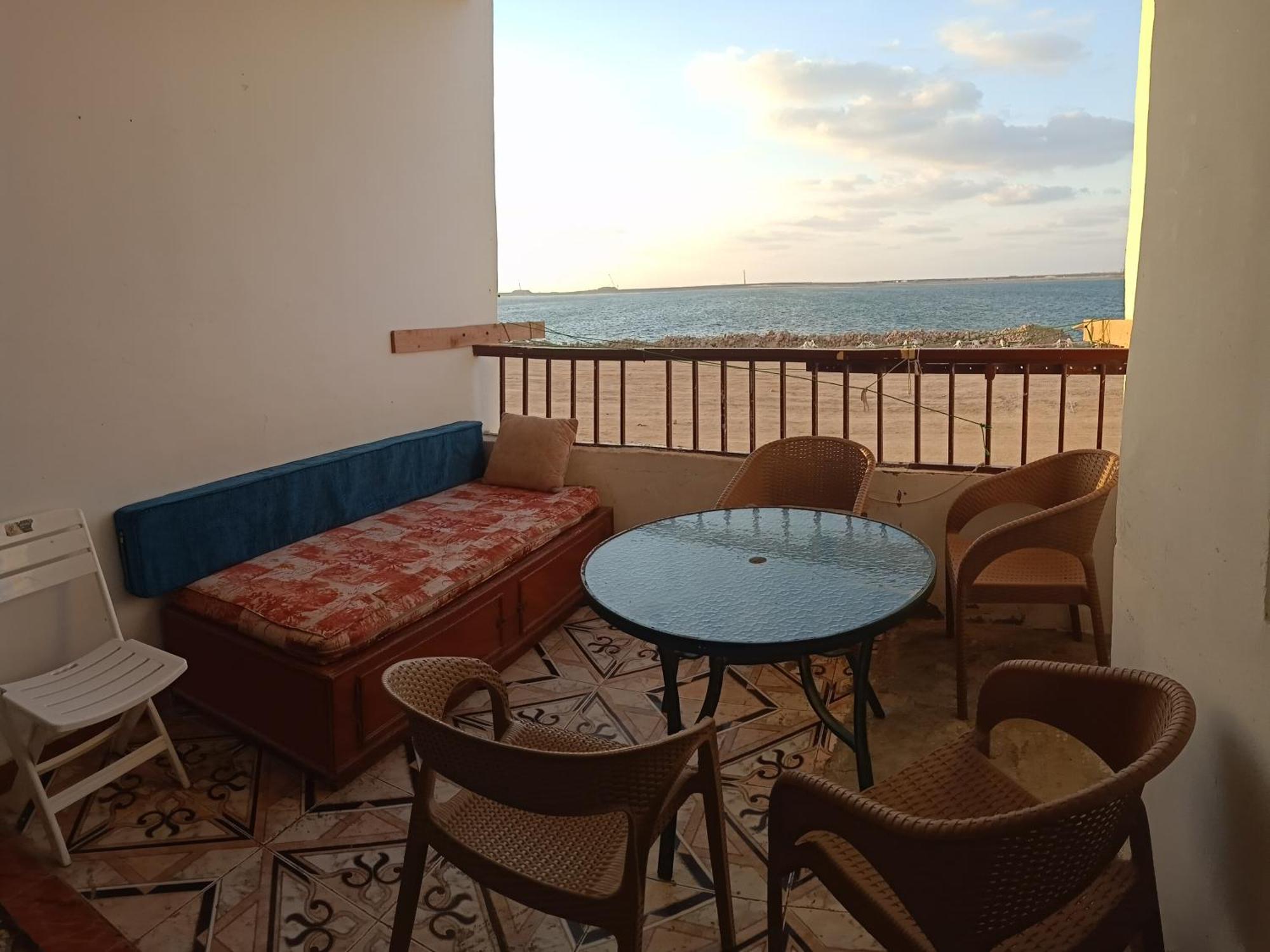 Furnished Apartment - Beach View "Nearest Beach 2 Minutes Walking" - Free Wifi- Abo Keer - Alexandria - Egypt Abu Qir Exterior photo